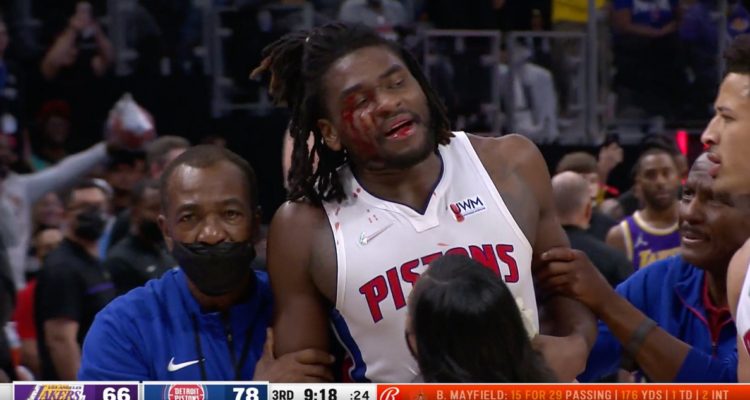 Pelea entre Pistons y Lakers acabó con LeBron James expulsado.