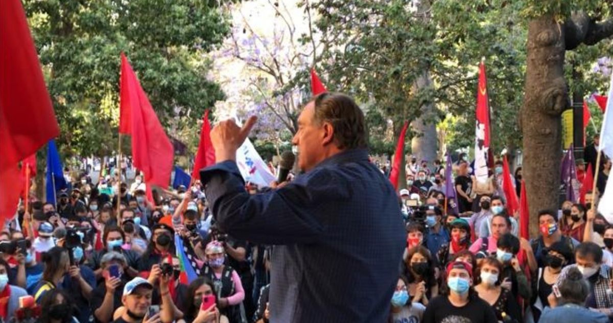 Cierre campaña Eduardo Artés: acto se realiza en Plaza de Armas de Santiago
