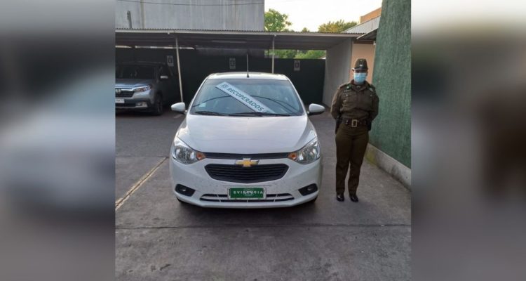Recuperan auto robado en Los Ángeles