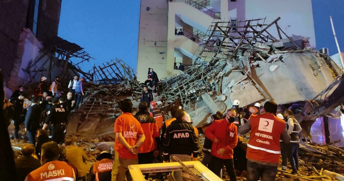 Todos sobrevivieron rescatan a 21 personas tras derrumbe de edificio en Turquía