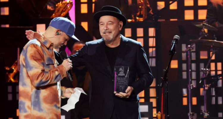 Residente y Rubén Blades en los Grammy Latino 2021