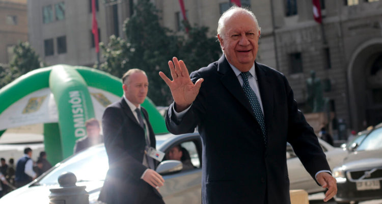 Expresidente Lagos anuncia apoyo a Boric