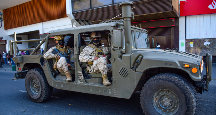 Militares desplegados en las calles