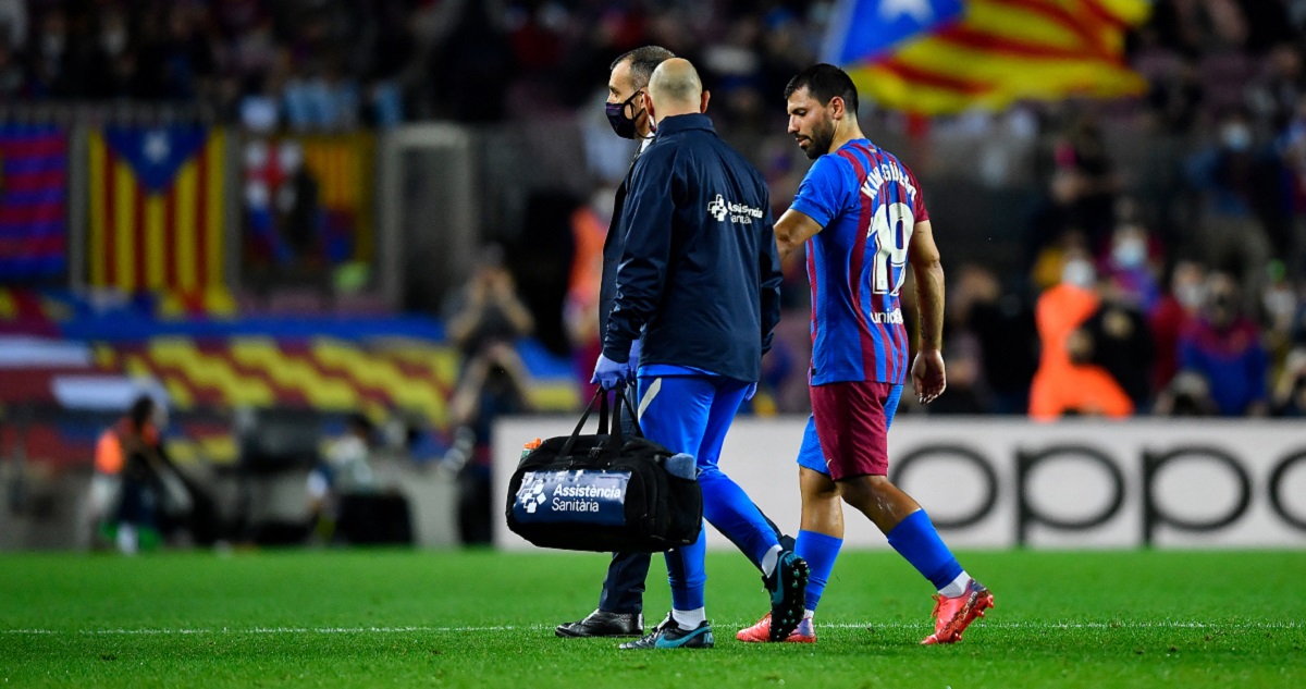Sergio Agüero, al menos tres meses de baja en Barcelona