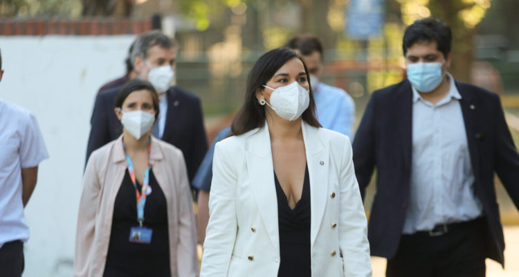 Izkia Siches renuncia a presidencia del Colegio Médico