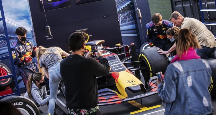 Simulador Pit Stop Red Bull.