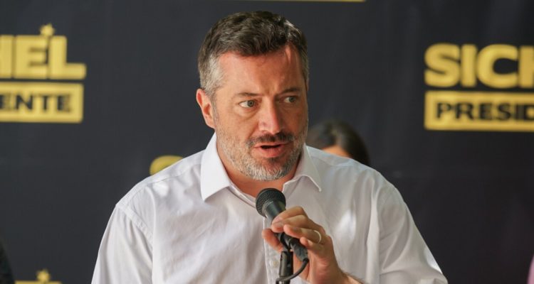 Se quedó “solo con las fotos”: el mea culpa de Sichel sobre su relación con Chile Podemos Más