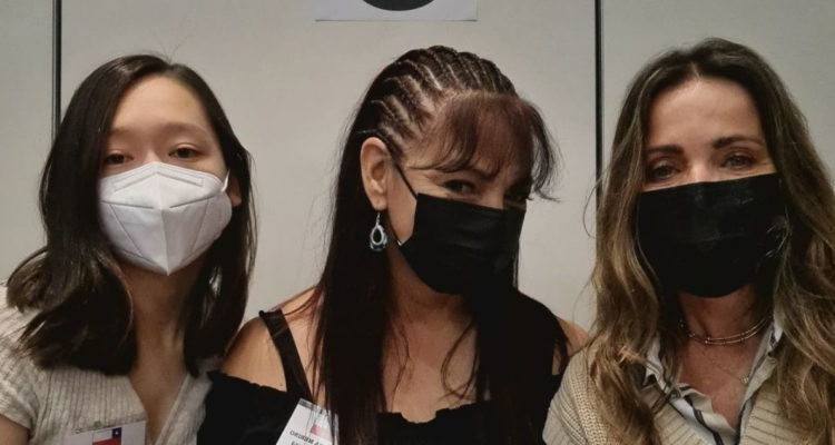 En la foto, aparece la actriz Tatiana Merino junto a las otras vocales de su mesa.