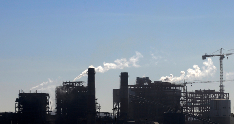 Tribunal internacional ordena paralización de termoeléctricas a carbón en Quintero.