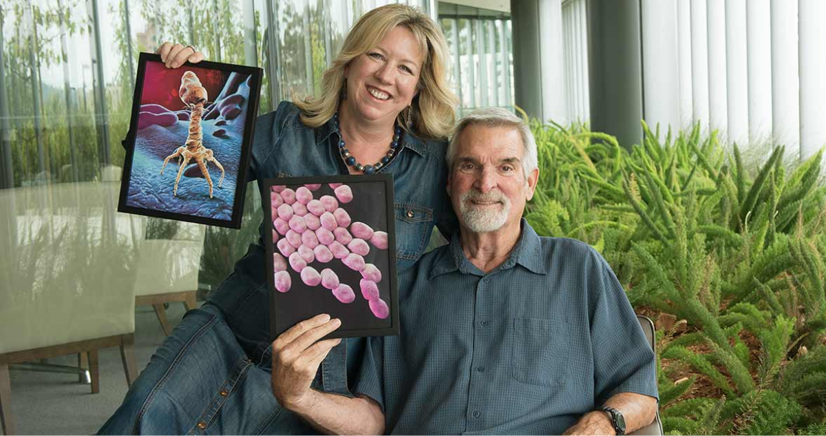 Tom Patterson y su esposa | UC San Diego News Center