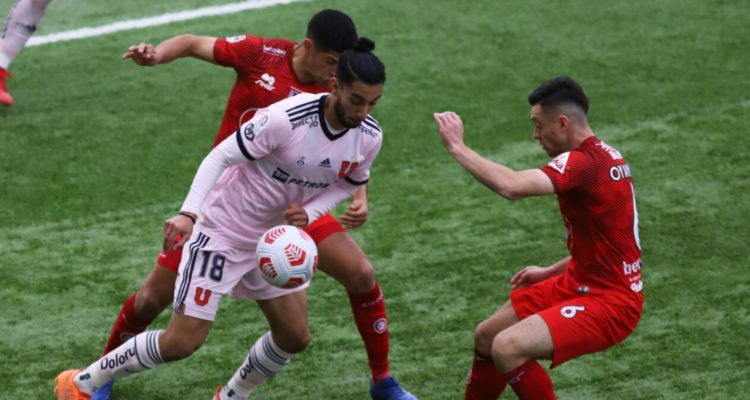 La U y La Calera en su último duelo del Campeonato Nacional.