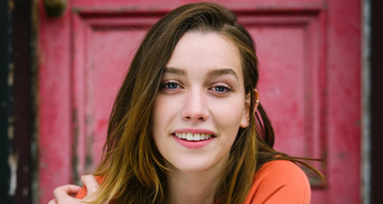 victoria-pedretti-actriz