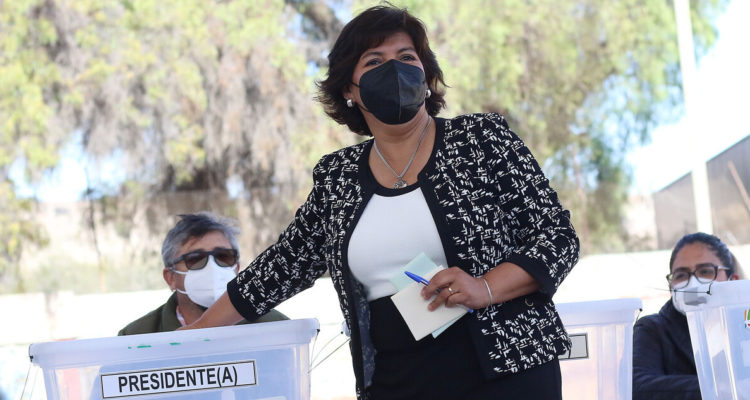 Provoste esperanzada en alta participación para recuperar “gobernabilidad y la paz perdidas”