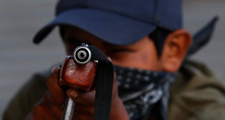 Halcones, mulas y sicarios: la cruda realidad de niños narcos reclutados por crimen organizado