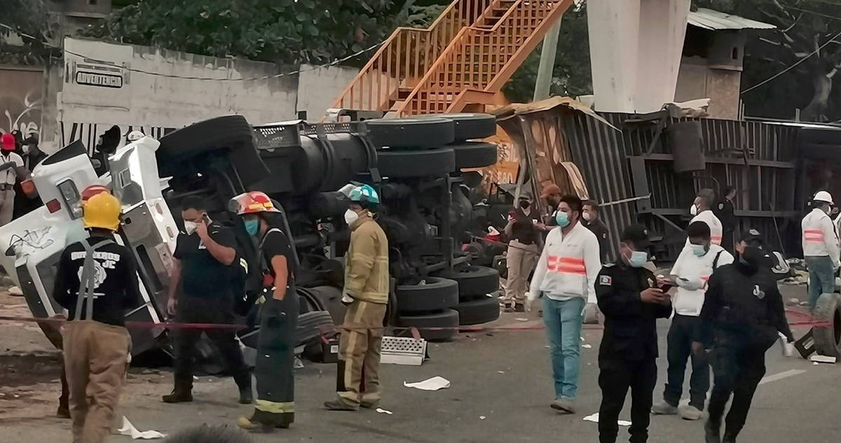 Camión que volcó y produjo muerte de 55 migrantes en Chiapas, México