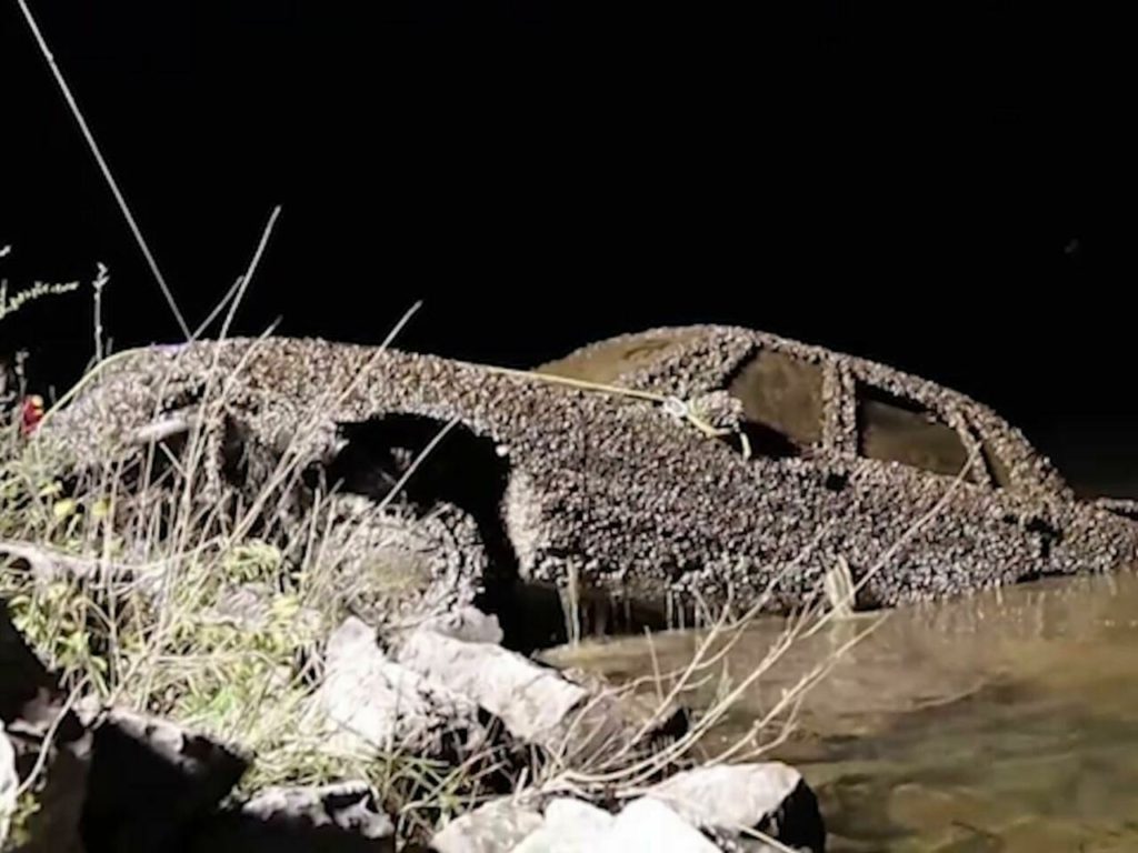 El Pontiac en el que Jeremy y Erin se conducían, fue encontrado en las profundidades de un río en Sparta, Tennessee.