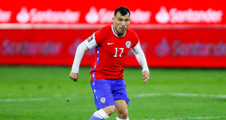 Gary Medel jugando por Chile