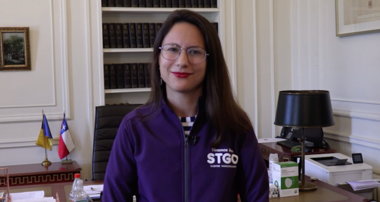 Alcaldesa Hassler anuncia que retiro de la basura en Santiago se retomará a las 17:00