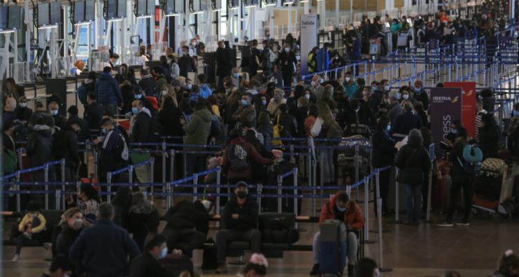 alumnos-colegios-talca-covid-omicron