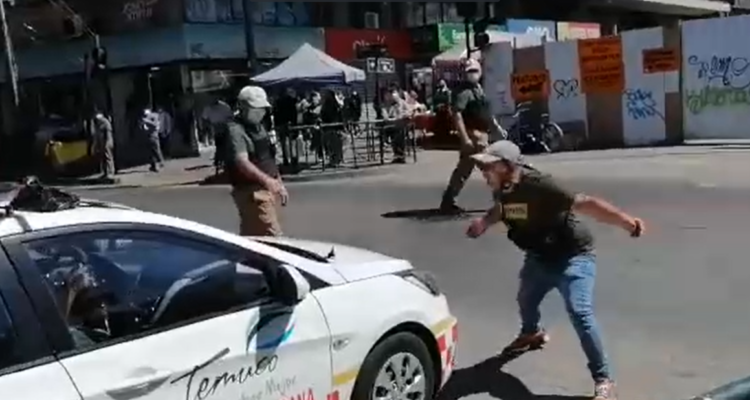 Comerciantes ambulantes se manifiestan en Temuco por falta de permisos.