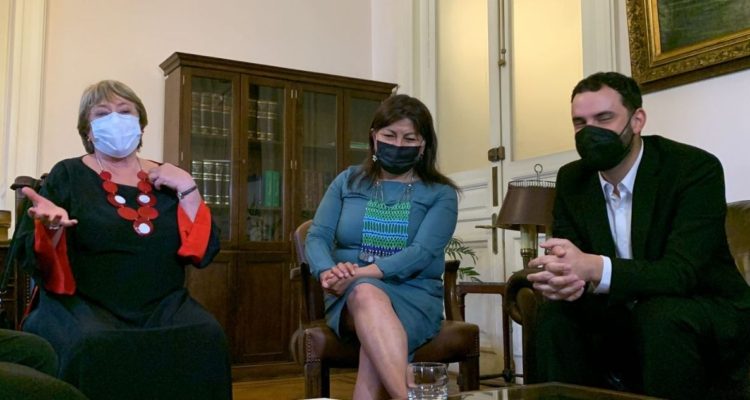 Michelle Bachelet expone anter Comisión de Sistema Político