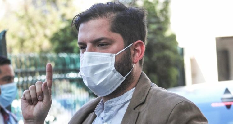 Boric declina asistir a gira con Piñera