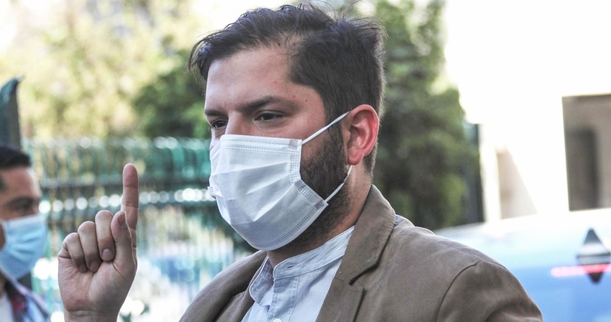Boric declina asistir a gira con Piñera