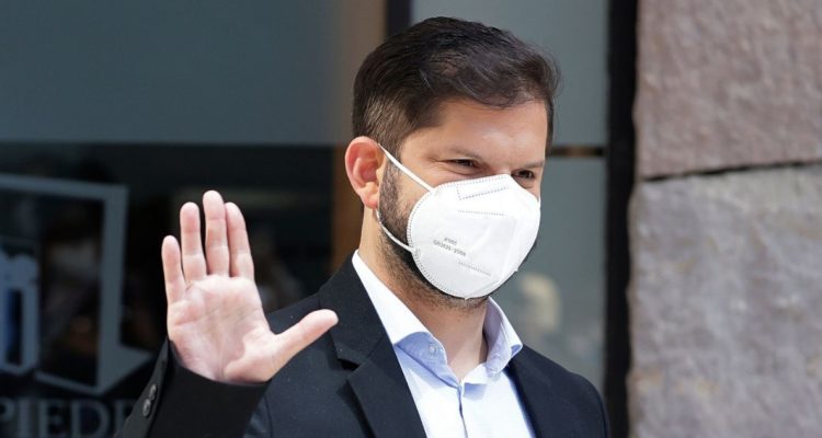 Boric debe evitar tentación de extender ife laboral