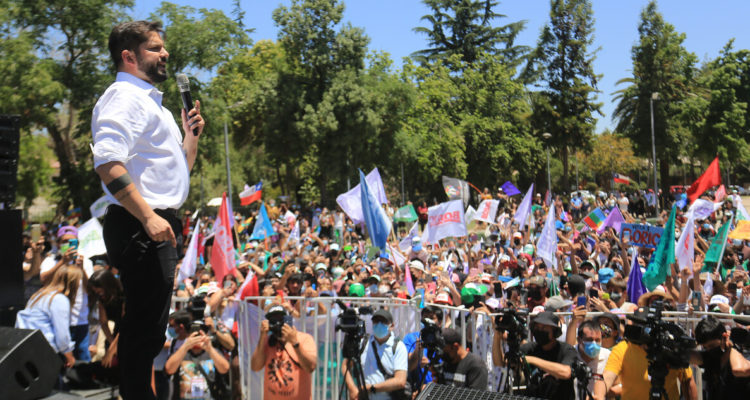 Boric inicia cierre de campaña