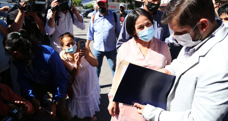 Comando de Boric asegura que cambios al programa estarán listos este martes