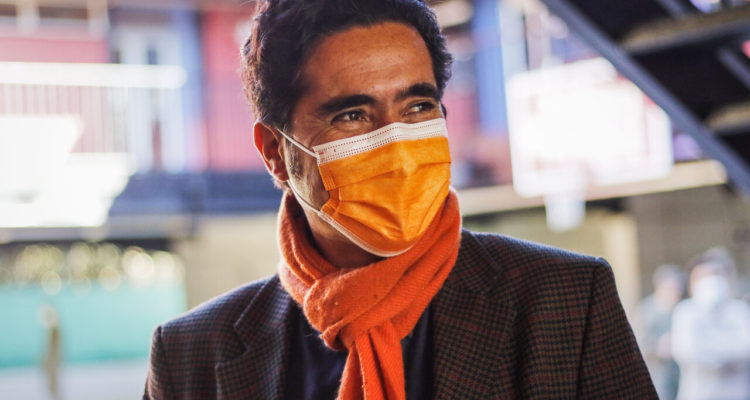 El candidato Presidencial por Evopoli, Ignacio Briones, votando durante las primarias 2021