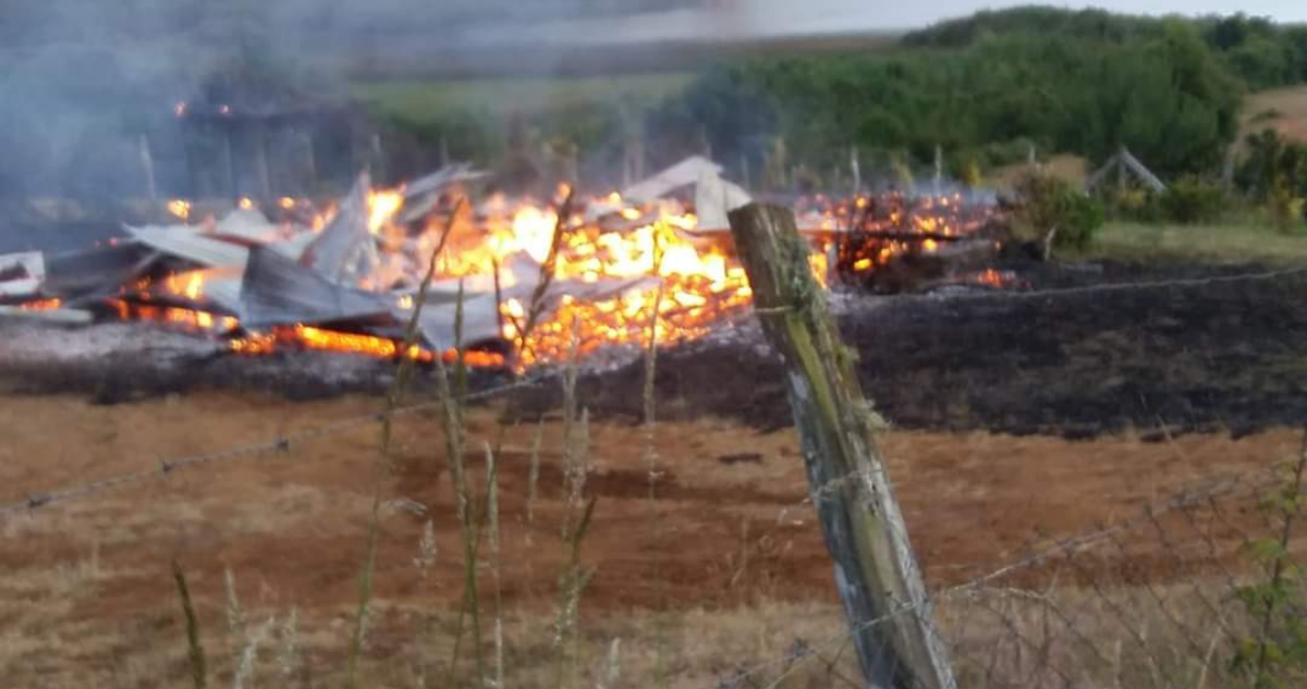 Cabañas destruidas en el Lago Lanalhue.
