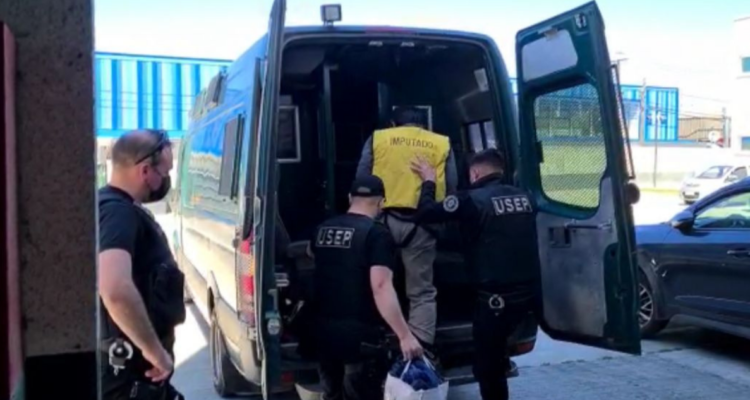 Formalizan a mayor de Carabineros (r) involucrado en Pacogate por cultivo de marihuana