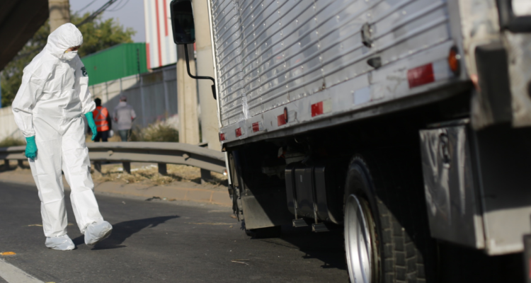 Carabinero y camión