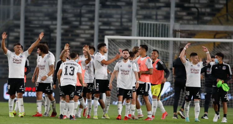 Colo Colo celebrando un triunfo