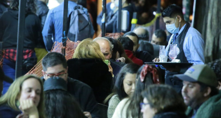 Gremios del comercio y turismo piden reestructurar Plan Paso a Paso y enfocarlo en los no vacunados