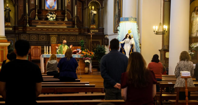 Suprema ordena permitir asistencia a cultos religiosos con aforos apropiados a Plan Paso a Paso