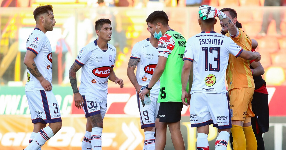 deportes-melipilla-perderia-categoria-dobles-contratos-huachipato-promocion
