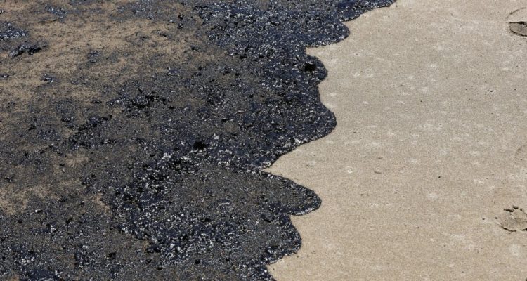 querella por derrame de combustible en Quintero