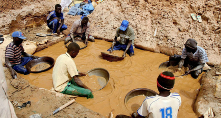 Derrumbe deja al menos 38 muertos y 17 heridos en mina de oro de Sudán