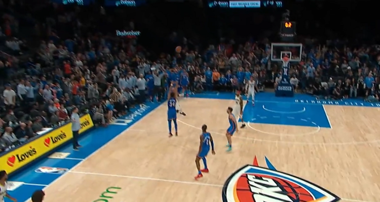 Devonte Graham anotó un triple histórico.