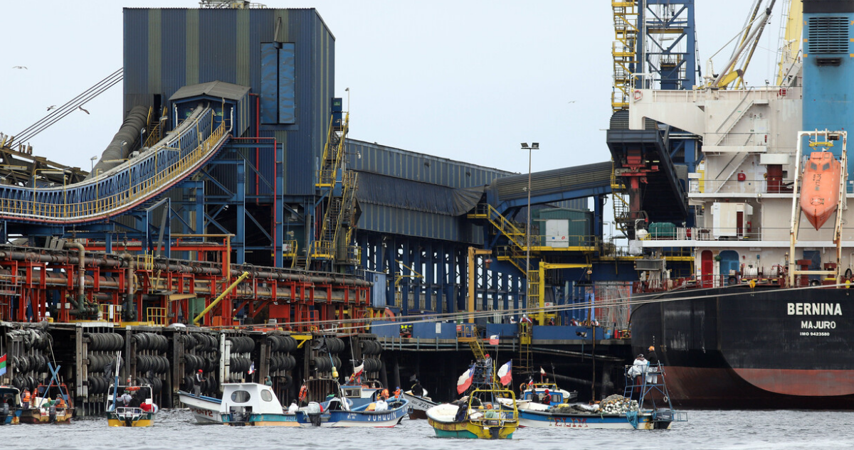 Pescadores de Quintero advierten posible desabastecimiento de no llegar a acuerdo con Enap