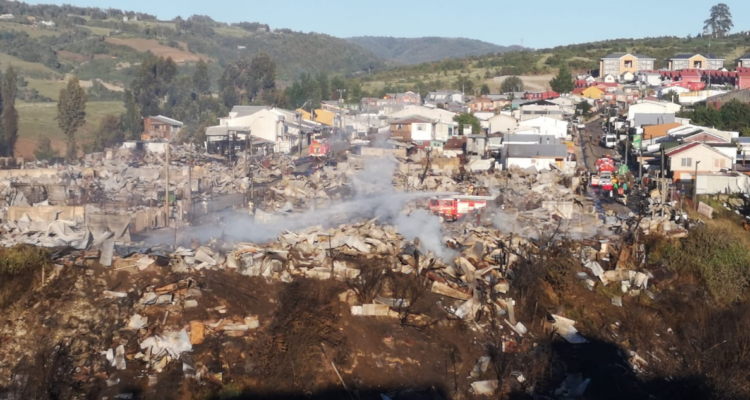 Casas destruidas por incendio en Castro