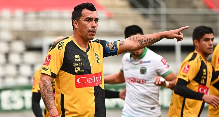 Esteban Paredes seguirá en Coquimbo Unido.