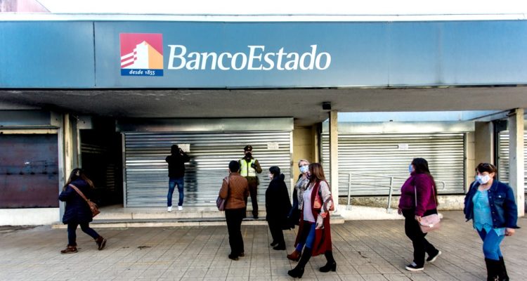 Como cada fin de año habrá un día de feriado bancario: revisa la fecha para que programes trámites