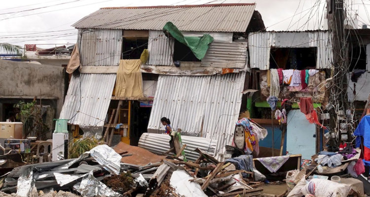 Destrucción dejada por el supertifón Rai.