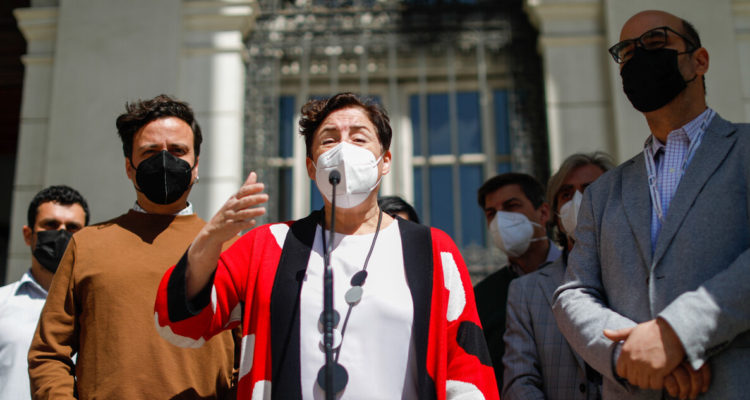 FA apuesta por Beatriz Sánchez para seguir en la mesa directiva de la Convención pese a críticas