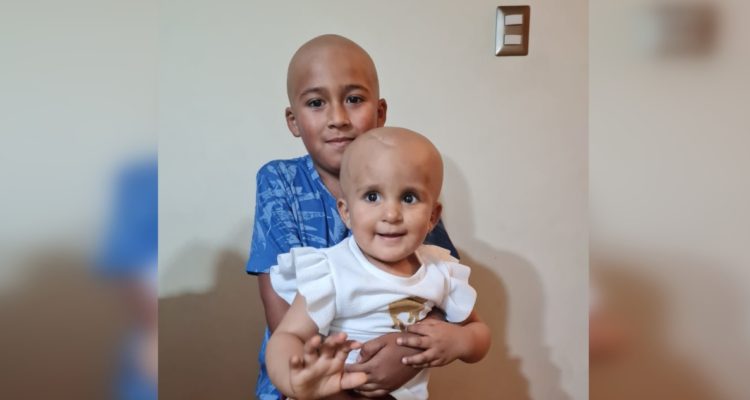 Hermanos con cáncer buscan donadores de sangre en Santiago