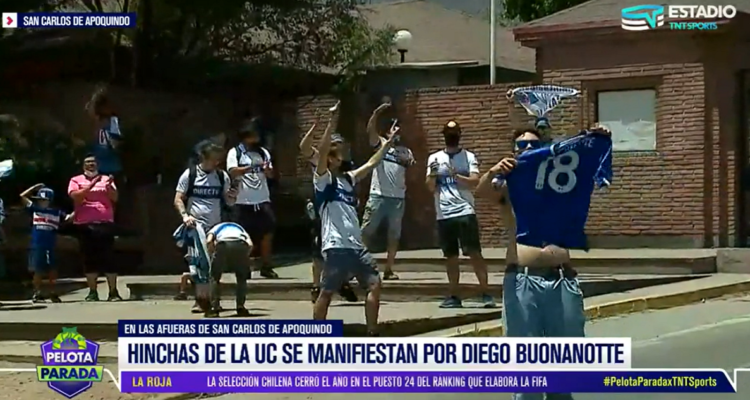 hinchas-uc-san-carlos-pedir-renovacion-buonanotte