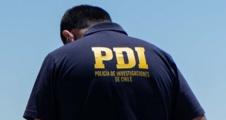 Foto de contexto de detective PDI, que investiga muerte de hombre en Mallplaza Calama